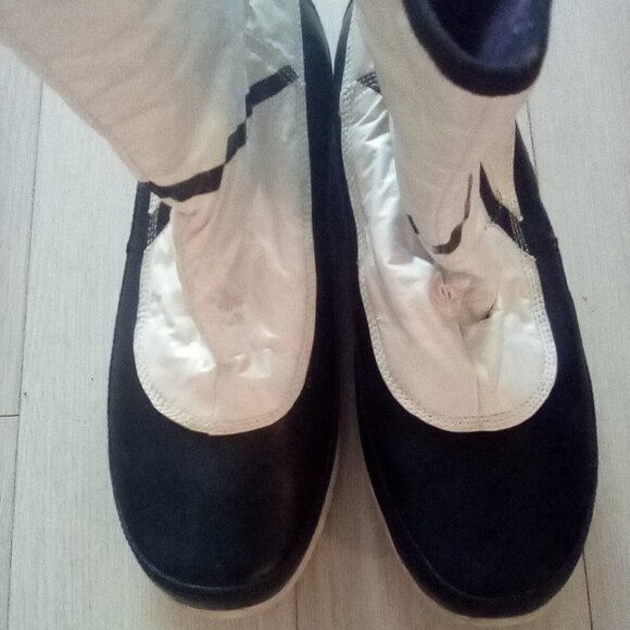 The North Face Women's Black And White Ankle  Booties Zip Up  Size Size 9.5 US - Picture 3 of 7